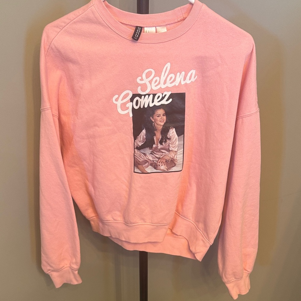 H&M Pink Graphic Sweatshirt